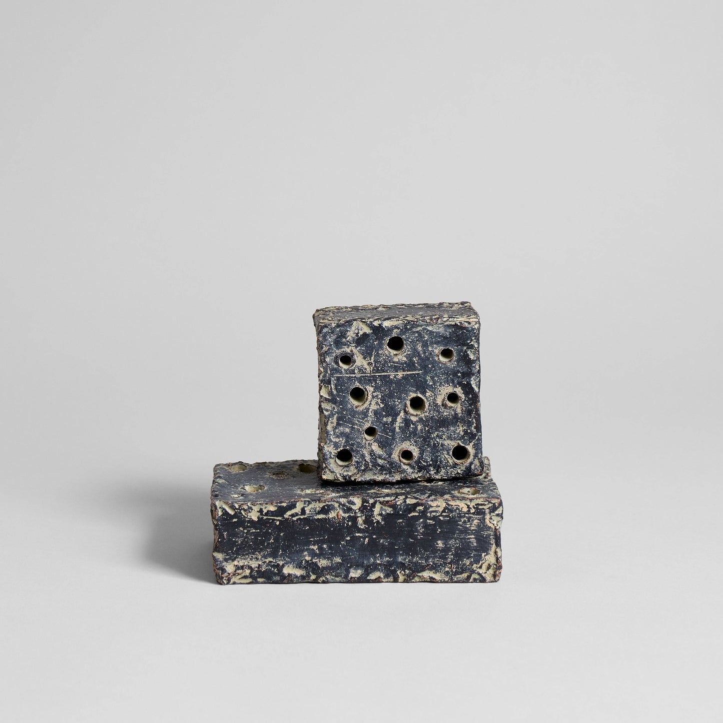 Ceramic Frogs Block: White Patina / Square